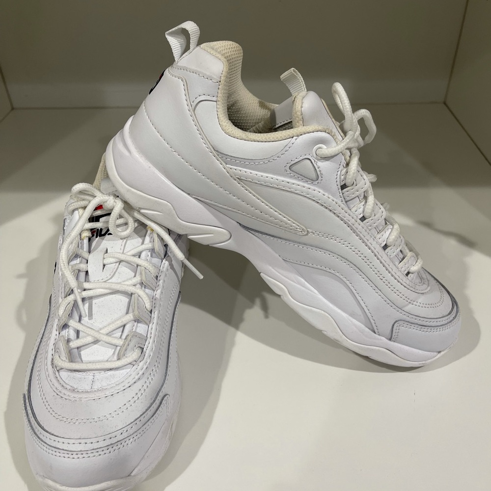 FILA Disarray White Chunky Sneaker Size 9 - Picture 3 of 6